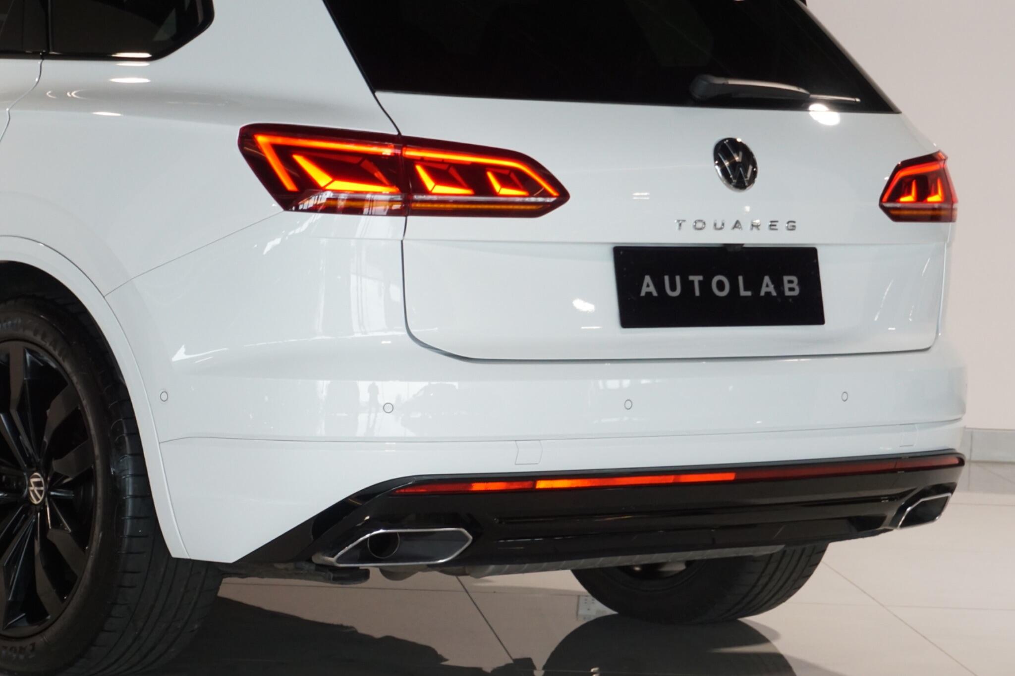 Volkswagen Touareg 3.0 TDI V6 Black Edition SUV 5dr Diesel Tiptronic 4Motion Euro 6 (s/s) (231 ps)